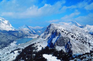 Sierra de Tramuntana con nieve en Invierno