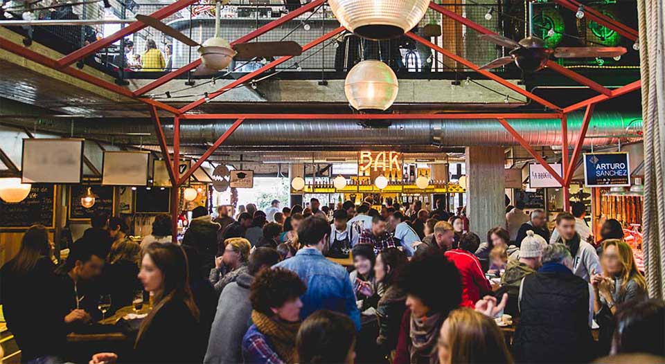 Beers and tapas in the markets of Madrid