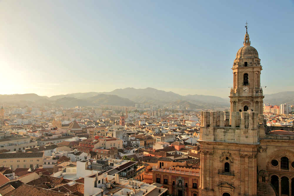 ¿Con qué compañía alquilar coche en Málaga?