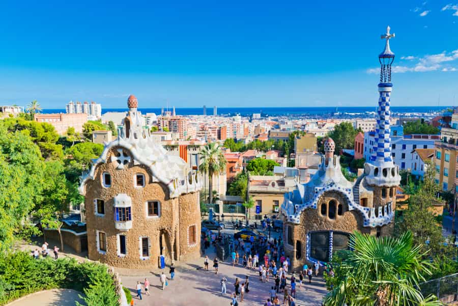 Park Güell de Barcelona: Alles, was Sie über den Park Güell und seine Umgebung unbedingt wissen müssen