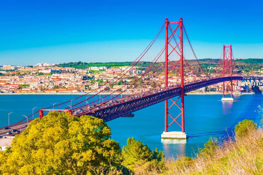 Rent a car in Lisbon