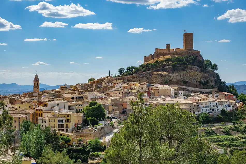 benefits of renting a car at Alicante train station