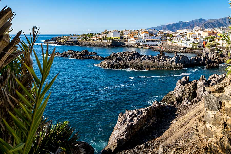 Blick auf den Strand von Alcalá auf Teneriffa