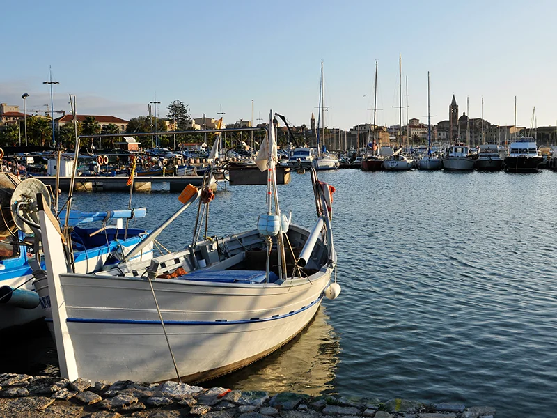 Vista sul porto di Alghero