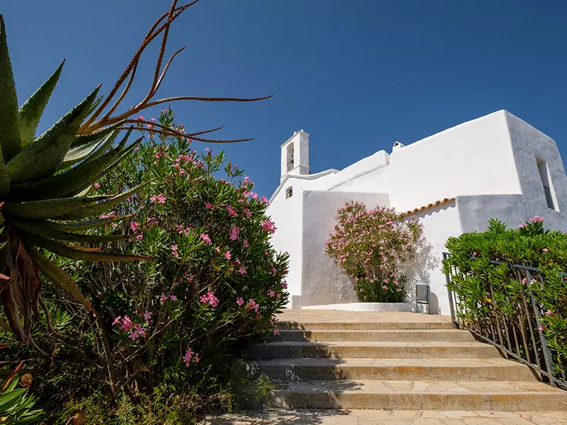 Vista da igreja de Sant Llorenç de Balafia
