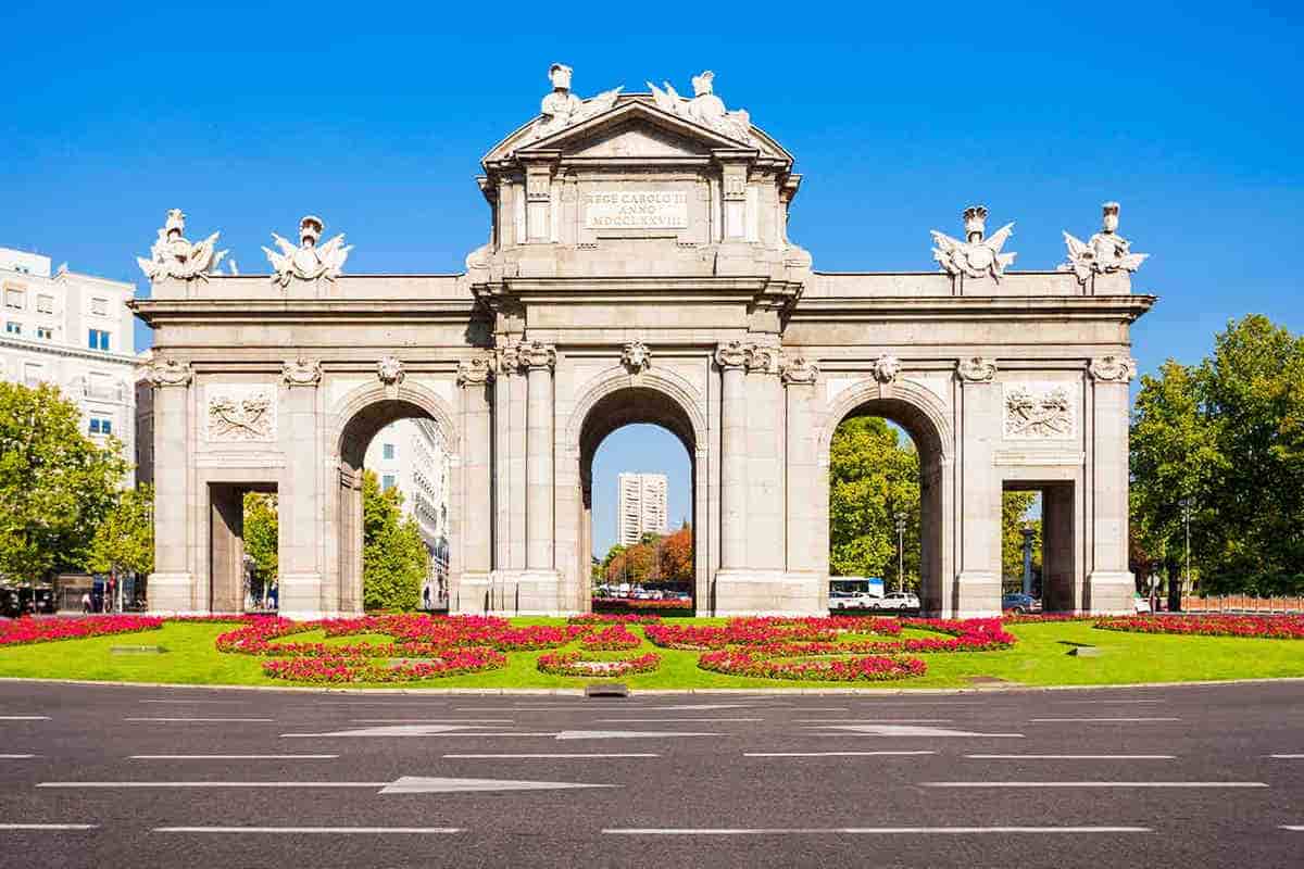 Aluguer de carros em Madrid Atocha junto da Record go