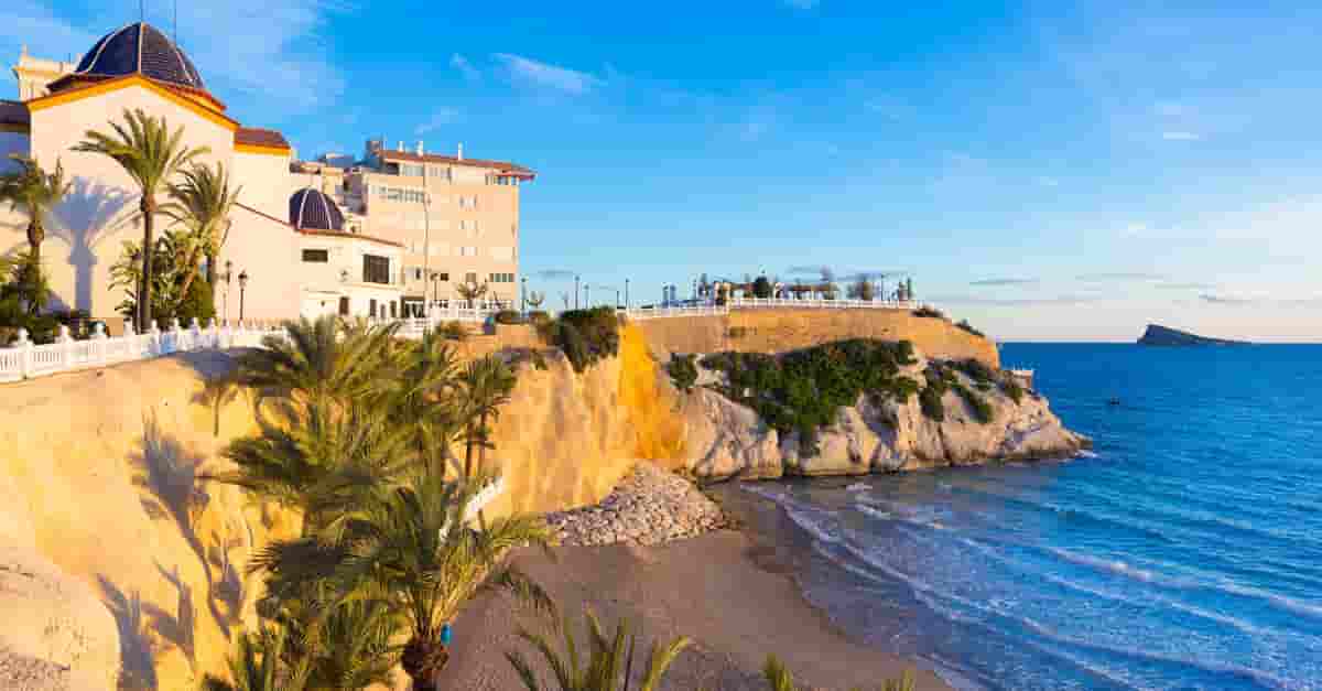 Choosing to rent-a-car in Alicante to explore all its beaches